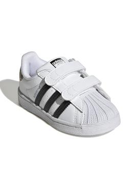 Zapatillas adidas superstar blanco de bebé.