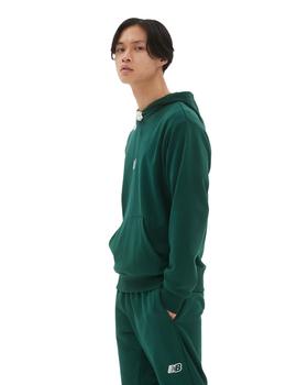 sudadera New Balance essential fleece logo verde de hombre.