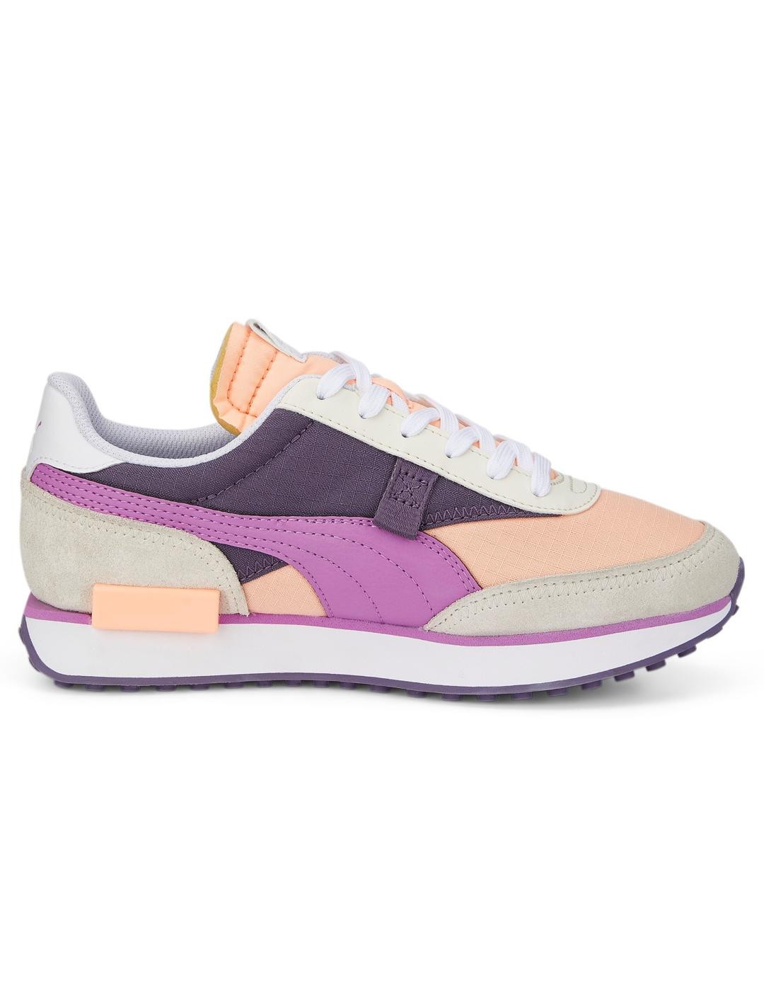 Zapatillas puma future rider play on naranja de mujer.