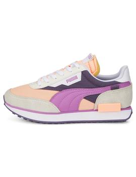 Zapatillas puma future rider play on naranja de mujer.