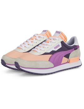 Zapatillas puma future rider play on naranja de mujer.