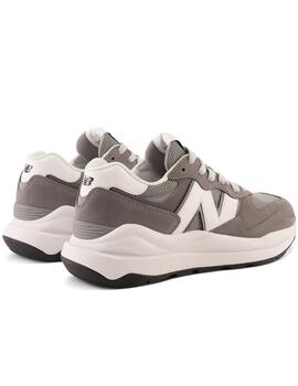 Zapatillas new balance m5740vpb gris unisex.