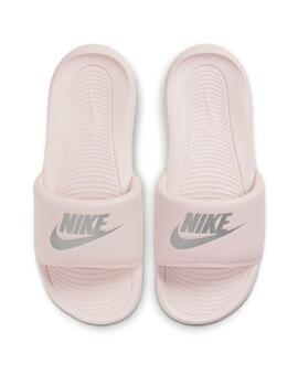 Chanclas nike victori one slide rosa plata de mujer.