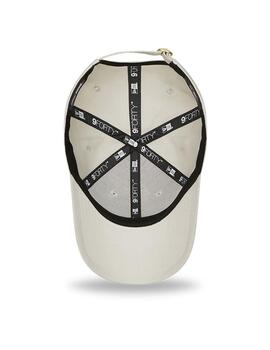 gorra new era essential 940 new york yankees beige de mujer.