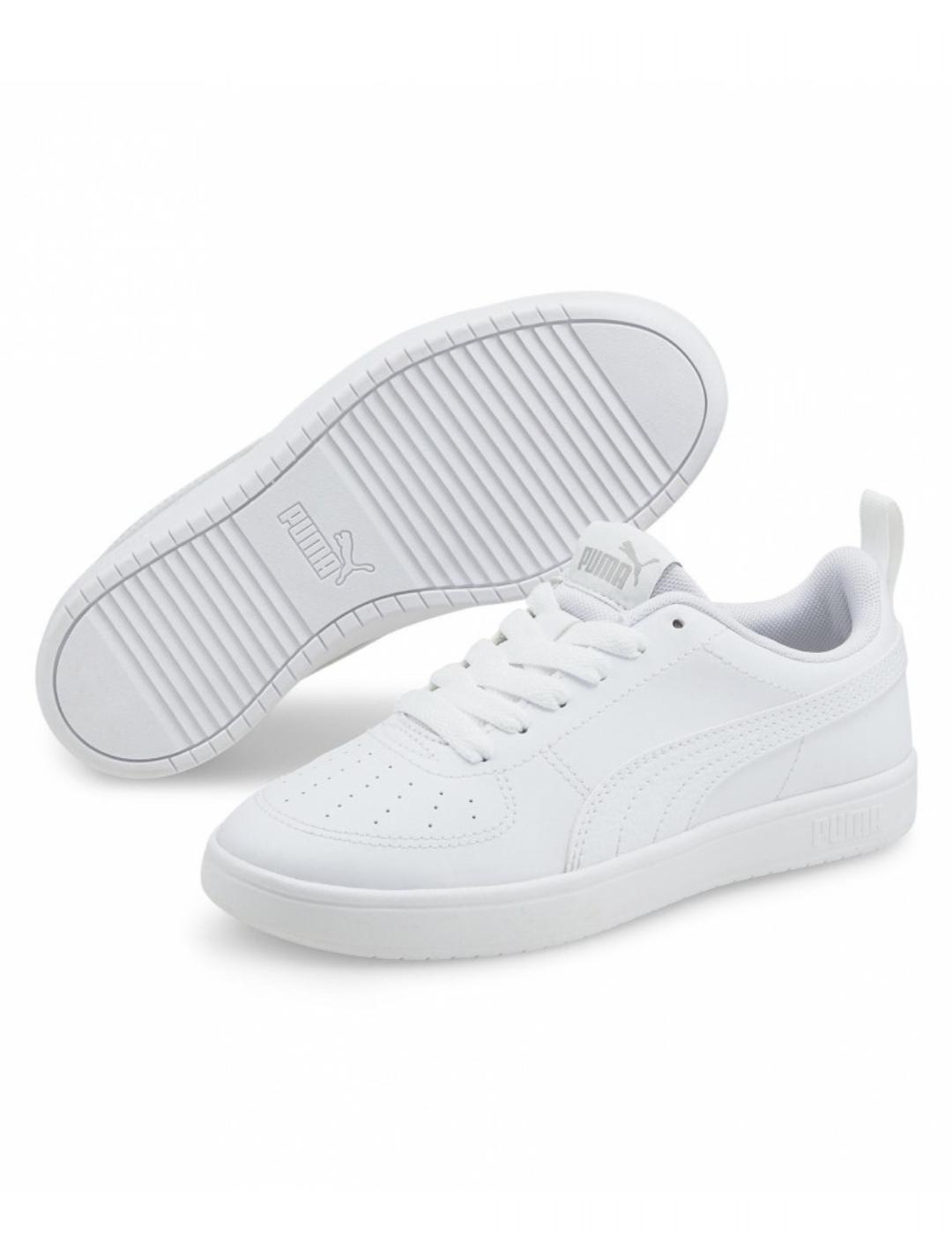 Zapatillas puma rickie jr blanco de niño.