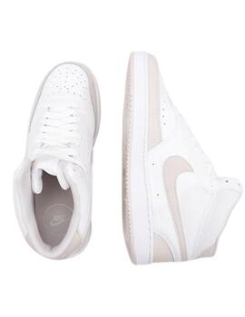 Zapatillas nike court vision mid blanco beige de mujer.