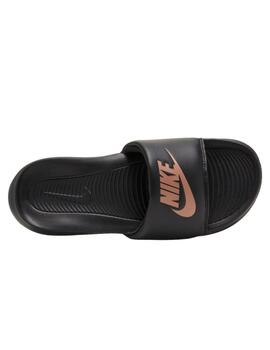 Chanclas nike victori one slide negro cobre de mujer.