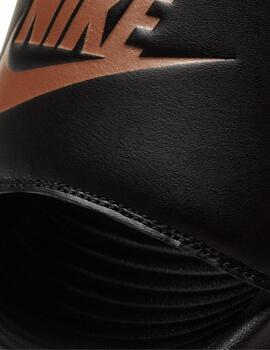 Chanclas nike victori one slide negro cobre de mujer.