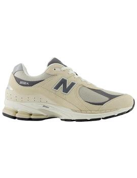 Zapatillas new balance m2002 rfa beige gris unisex.