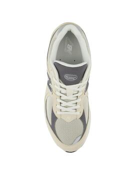 Zapatillas new balance m2002 rfa beige gris unisex.