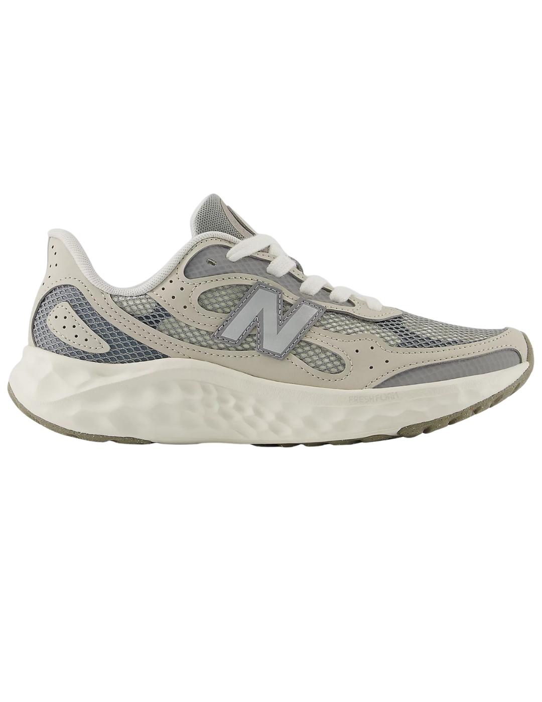 Zapatillas new balance fresh foam arishi v4 gris de mujer.