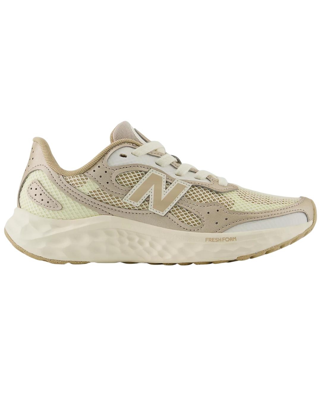 Zapatillas new balance fres foam arish v4 beige de mujer.