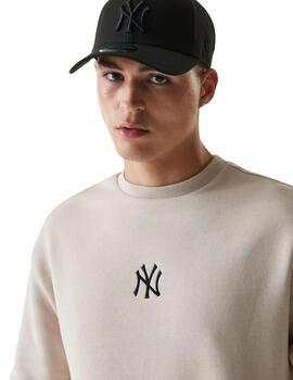 Sudadera new era crewneck NY Yankees ess beige de hombre.