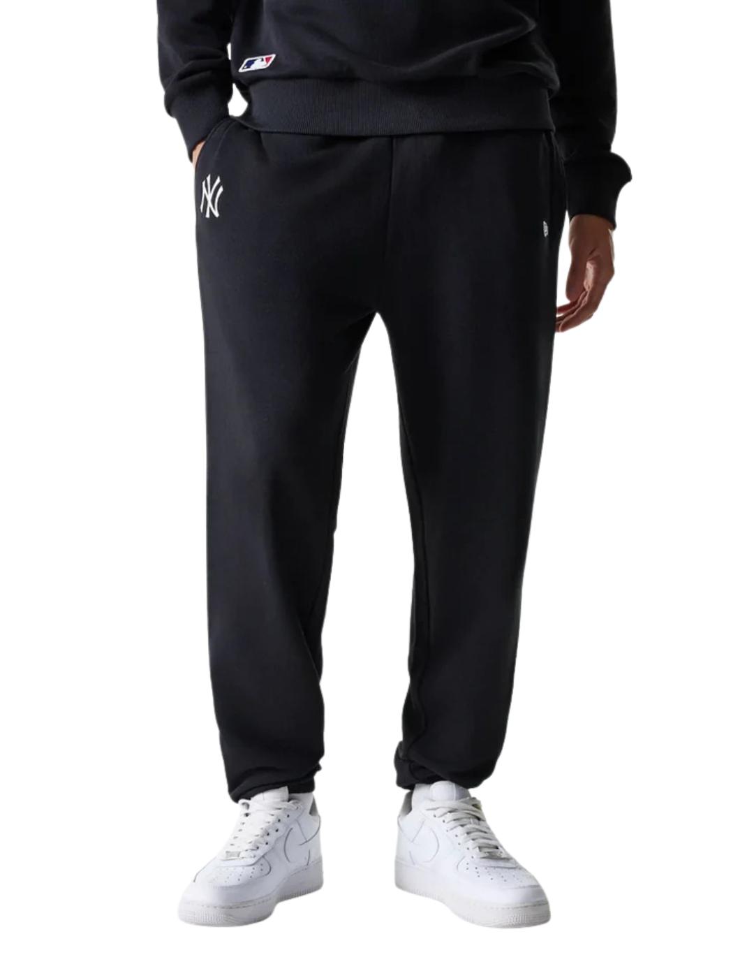 Pantalón joggers new era NY Yankees ess negro de hombre.