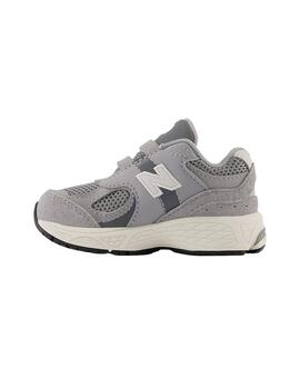 Zapatillas new balance iv2002st gris de bebé.