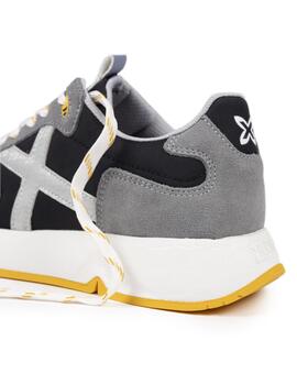 Zapatillas munich mamba 10 negro de mujer.