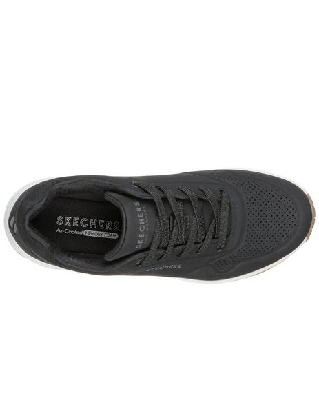 haz uno Seis Zapatillas Skechers uno stand on air negro de mujer.