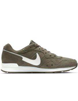 Zapatillas nike venture runner suede verde de hombre.