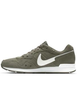 Zapatillas nike venture runner suede verde de hombre.