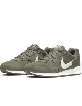 Zapatillas nike venture runner suede verde de hombre.