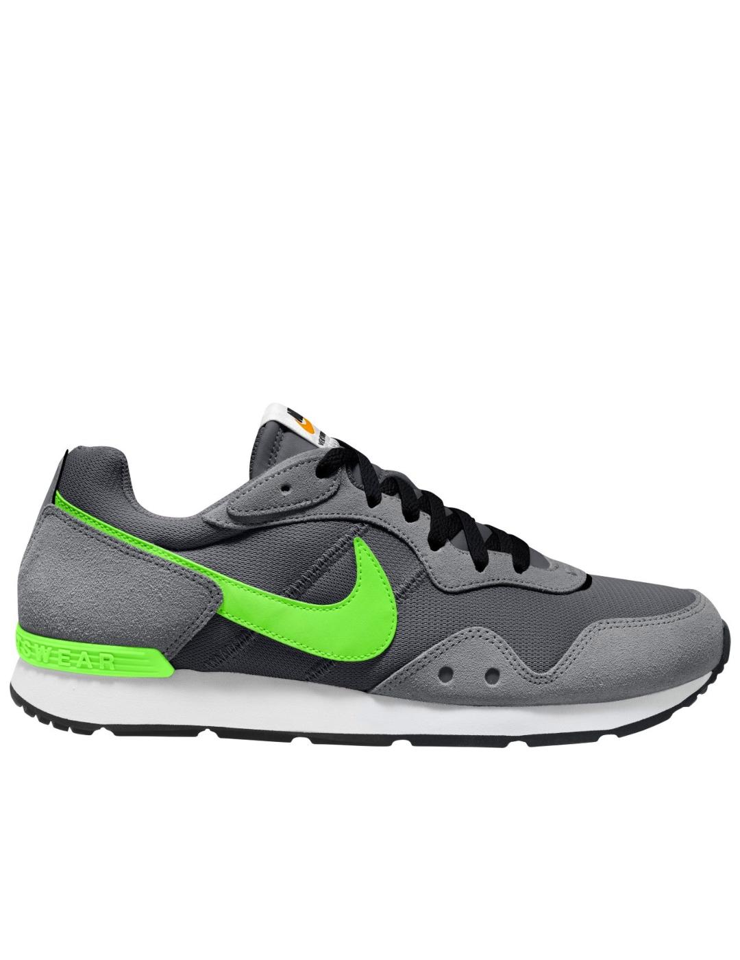 nike venture runner gris verde de hombre.