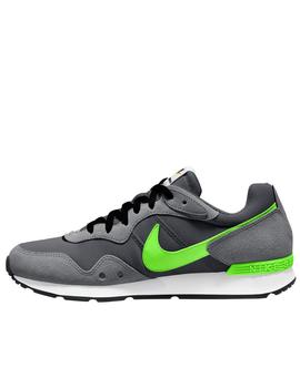 Zapatillas nike venture runner gris verde de hombre.