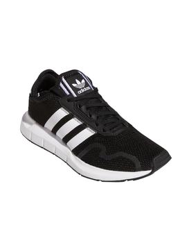 Zapatillas adidas swift run j negro de niño.