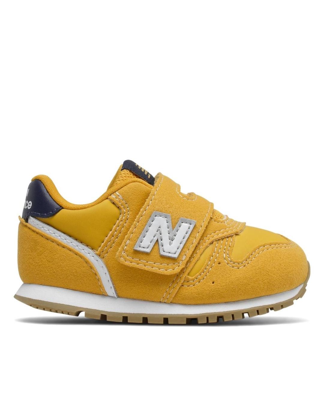 Zapatillas new balance iz373wd2 amarillo de bebé.