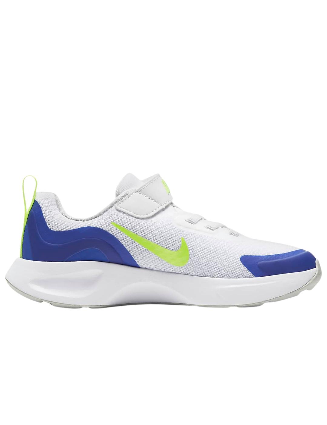 Zapatillas nike wearallday blanco azul de niño.