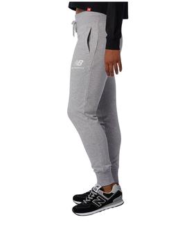 pantalon new balance Essentials French Terry gris de mujer.