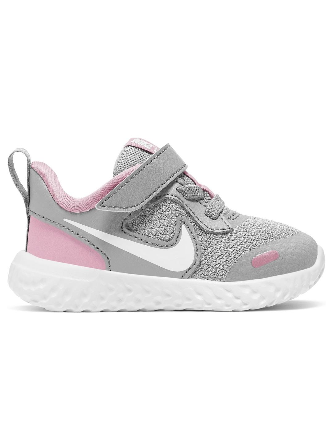 Zapatillas nike revolution 5 tdv gris rosa de bebé.