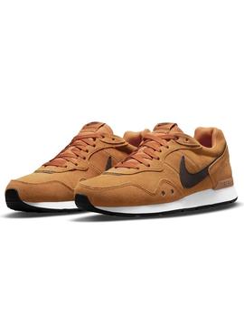 Escuela de posgrado peine mosquito Zapatillas nike venture runner suede mostaza de hombre.