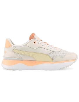 Zapatillas puma r78 voyage premium beige naranja de mujer.