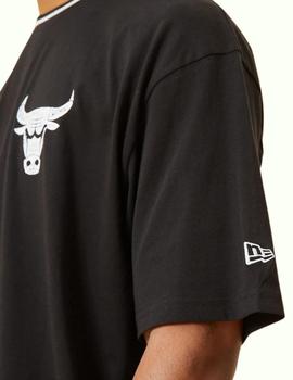 camiseta New Era Bulls graphic ovesized negro de hombre.