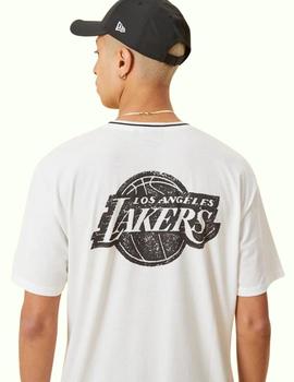 camiseta New Era LA Lakers Graphic Oversized blanco.