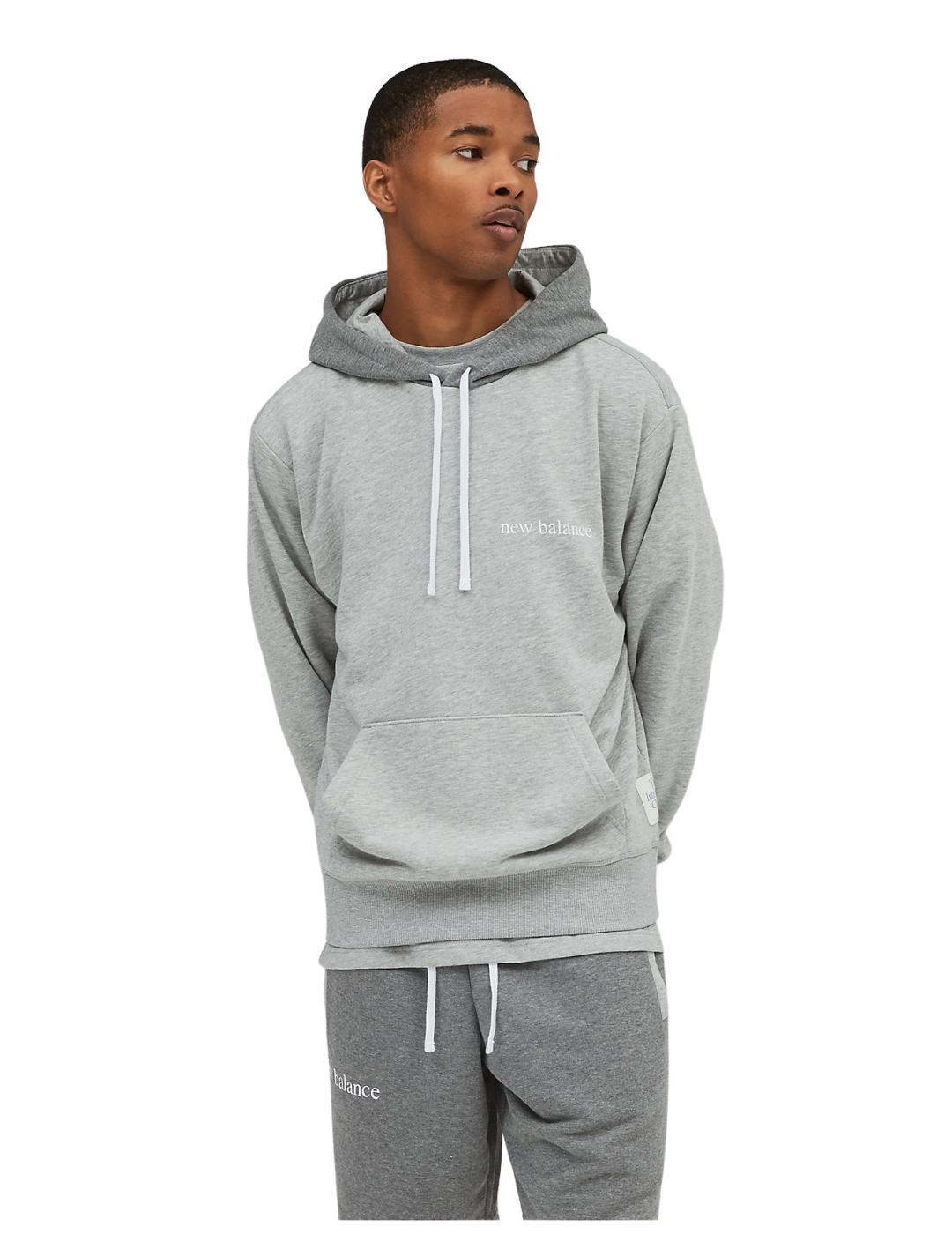 sudadera new balance ess sweatshirt gris de hombre.